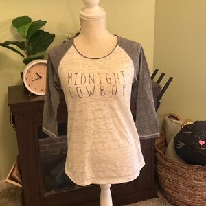 Ariat Women’s Size Medium Midnight Cowboy 3/4Sleeve Tee